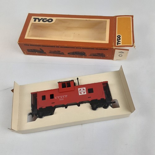 Tyco HO Scale 40' Santa Fe 7240 Caboose #327-22 For Electric Train Original Box  - Picture 12 of 12