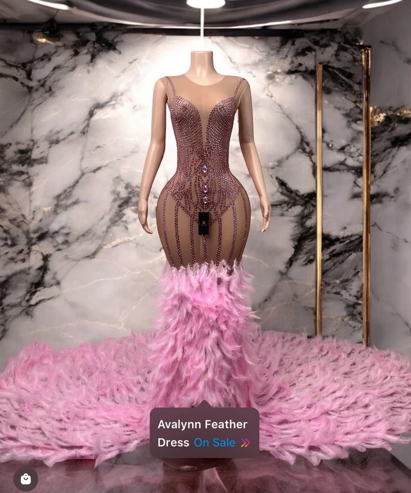 Vestido largo de malla de cumpleaños rosa de piel para graduación  Foto 2 de 2