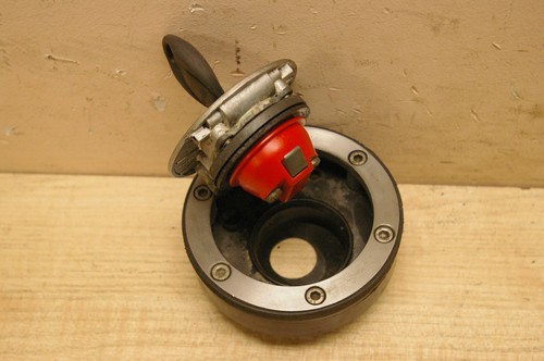 Aprilia ETV 1000 ETV1000 Caponord bloqueo de encendido + tapa del tanque de combustible + llave - Imagen 2 de 8