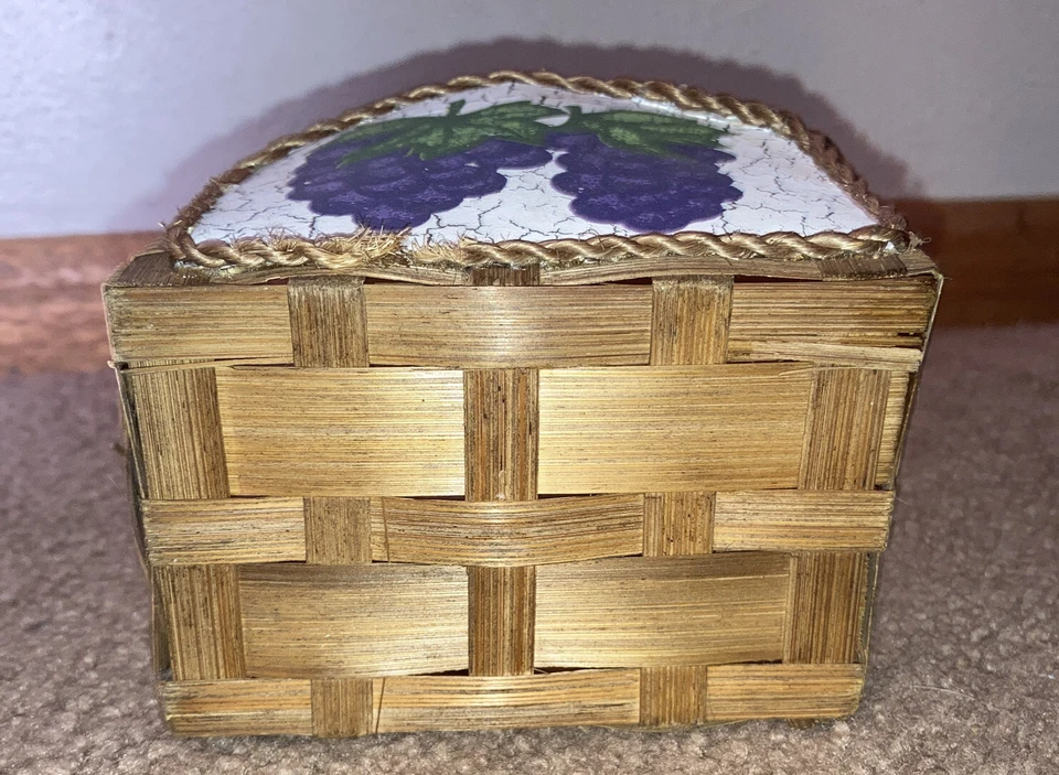 Vintage 1990s Grapes Woven Reed Basket Small Rustic Handmade Hand Painted Fruit - Image 4 of 4