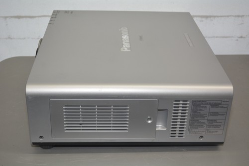 ^ Panasonic PT-DW6300US DLP WXGA Projector 6000 Lumens 1710 Lamp Hours #X825 - Picture 10 of 12