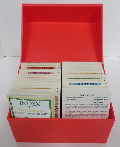 VINTAGE 1971 BETTY CROCKER RECIPE CARD LIBRARY WITH RED PLASTIC FILE BOX, VGC