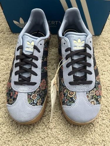 New In Box Adidas X Liberty London Kids Gazelle Sneaker In Size 4.