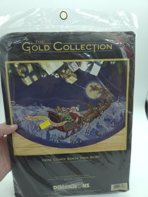 Dimensions Gold Collection Here Comes Santa Christmas Tree Skirt 45 