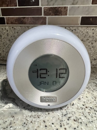 iHome iM29 Radio Sveglia FM Doppia Cambia Colore con Ricarica USB - Foto 14 di 14