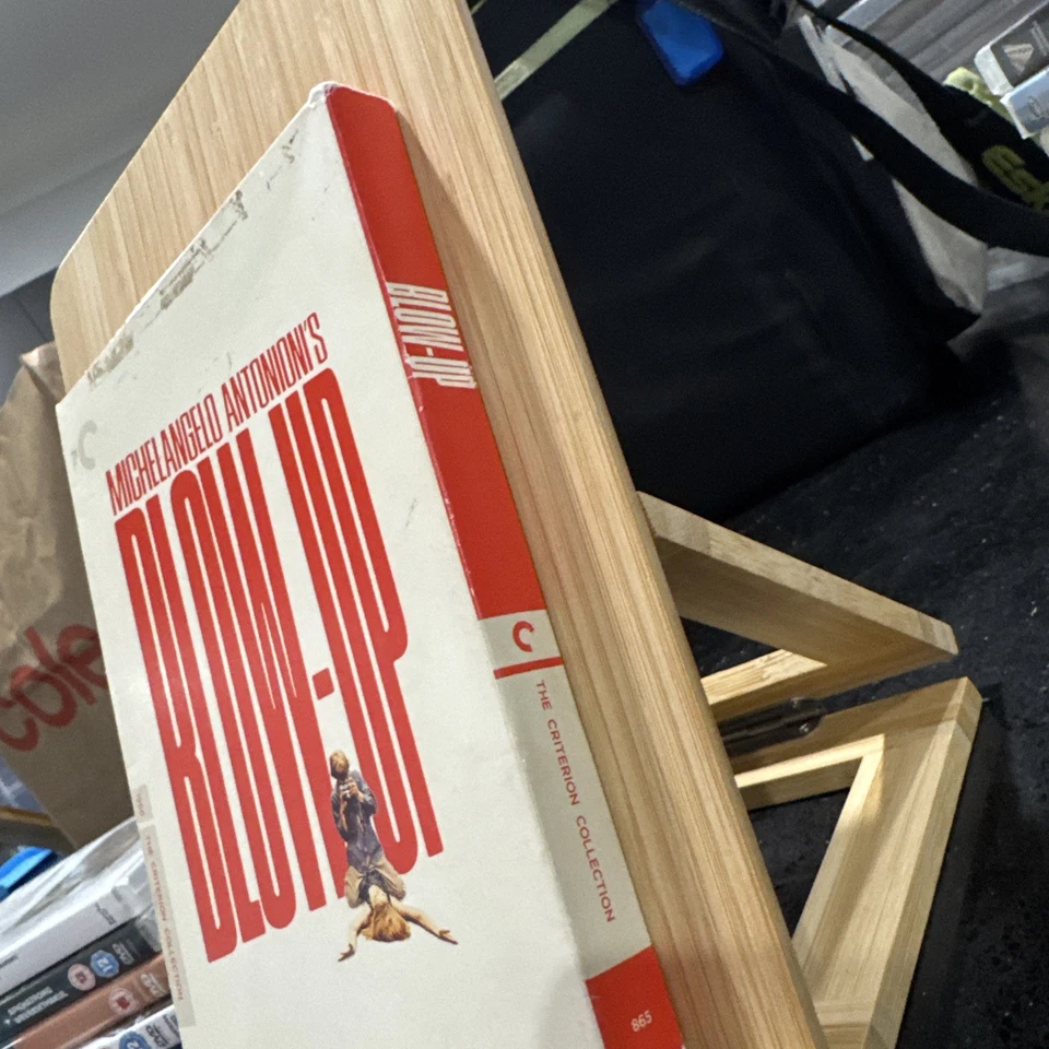 Blow-Up (Criterion Collection) Region 1 NTSC - Image 2 of 4