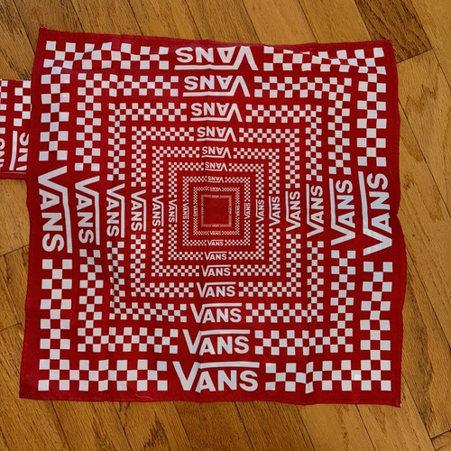 Vans Checkered Wallets - 5 Royal Blue Checkerboard Wallets and 5 Red Bandannas - Picture 7 of 8