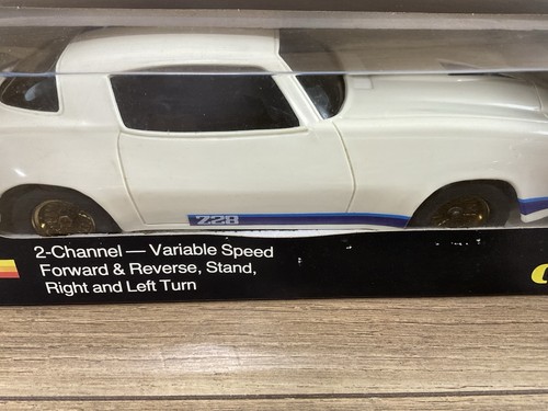 Camaro Z-28 vintage Latrax radiocontrolado 1/12 blanco con azul LTX-18 ver detalles - Imagen 2 de 7