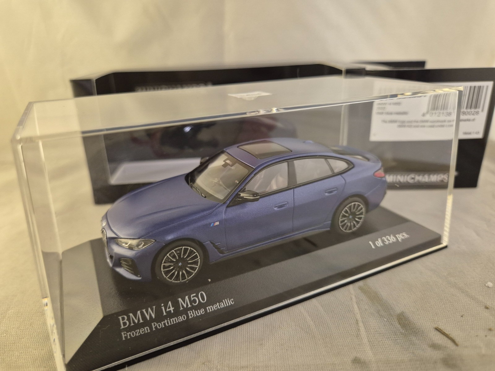 BMW i4 M50 2023 Minichamps 1/43 bleu mat réplique de prestige en métal