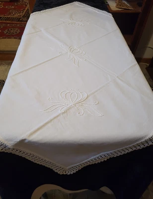 Tischdecke Mitteldecke mit Stickerei und Häkelspitze, weiß, 87 x 87 cm, Leinen. - Bild 1 von 4