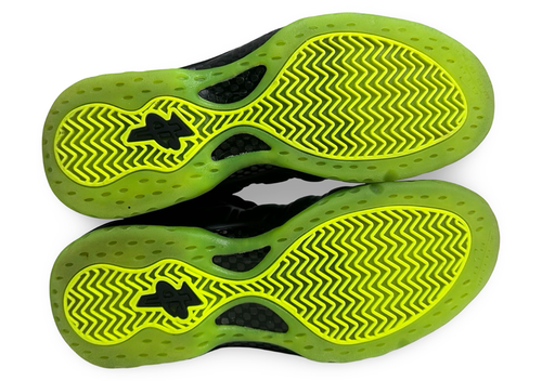 Talla 9.5 USADO - Nike Air Foamposite One Negro Volt HF2902-001 - Imagen 2 de 6