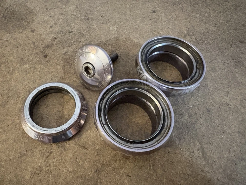 Chris King Pewter NoThreadSet fone de ouvido 1-1/8” rolamento selado sem rosca estrada/MTB - Imagem 4 de 4