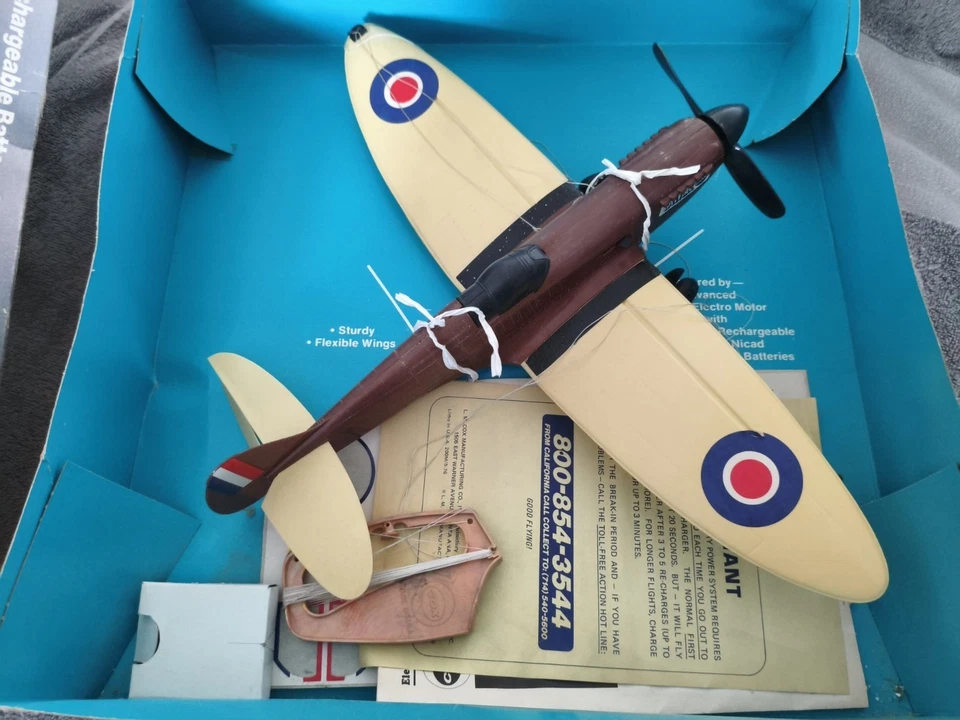 Cox Fesselflugzeug Spitfire 1976 Aus Amerika Selten Modellflugzeug - Bild 4 von 4