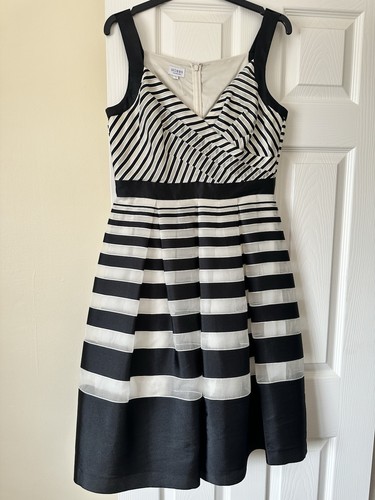 HOBBS INVITATION BLACK & IVORY STRIPE SLEEVELESS FIT & FLARE DRESS SIZE  12 NEW 