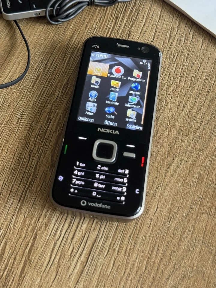 Nokia  N78 (Schwarz Gold ) sehr gut - Bild 3 von 4