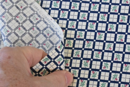 14" Long, Vintage 1989, Pink & Green Floral on Navy & Cream Cotton, N.T.T., P991 - Picture 4 of 5
