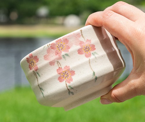 Matcha Cup with Shidare-Sakura Weeping Cherry Pattern, Matcha Bowl 16 oz - Picture 3 of 4