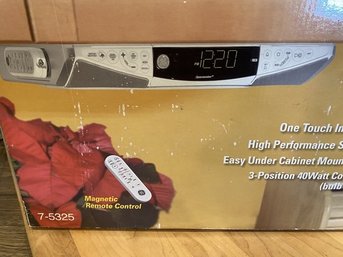 GE Slim Spacemaker Stereo CD Player w/ Remote Control 7-5325 -NEW Open Box - Picture 4 of 14
