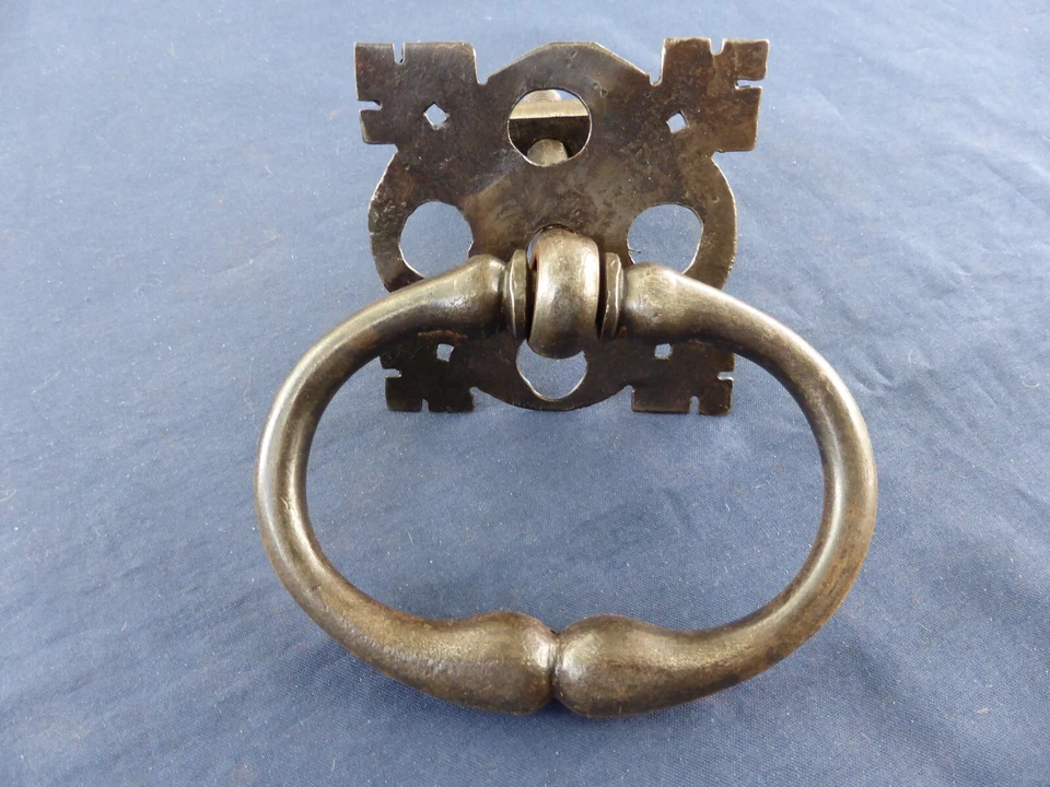 Ancienne Poignée anneau largeur 10,6 cm rosace ouvragée Fer forgé porte - Photo 3/4