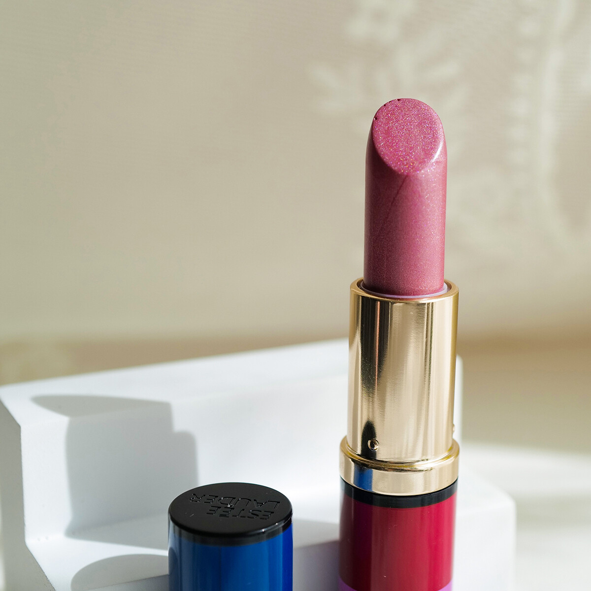 Estée Lauder Pure Colour Long-Lasting Hi-Lustre Lipstick, 1 Count, 221 - Foto 13