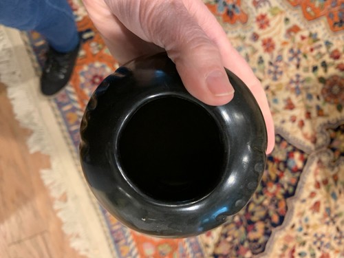 VINTAGE SANTA CLARA SMALL POT / VASE BLACK POTTERY BY MINNIE WITH FREE SHIPPING - Picture 6 of 6