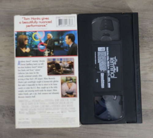 VINTAGE The Terminal VHS Tape Movie Tom Hanks Catherine Zeta Jones - Picture 3 of 3