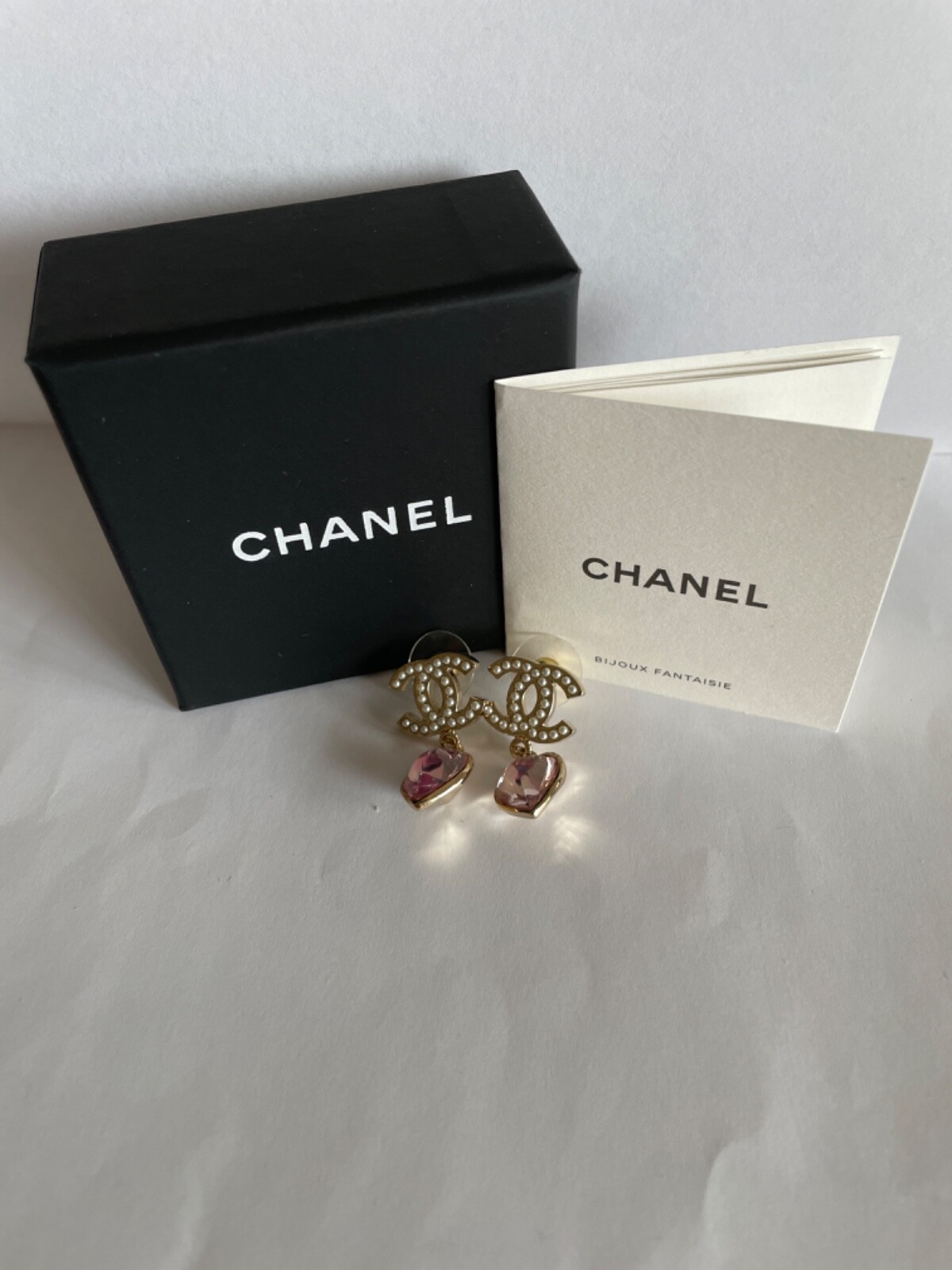 Chanel 22B Heart Pearl Pink Crystal CC Dangle Earrings New & Authentic Jewellery | eBay Chanel 22B Heart Pearl Pink Crystal CC Dangle Earrings New & Authentic Jewellery | eBay