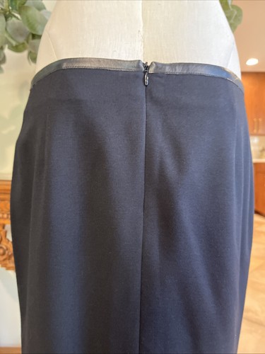 Akris Women 10 Black zip up back slit straight pencil skirt QQ - Picture 5 of 8