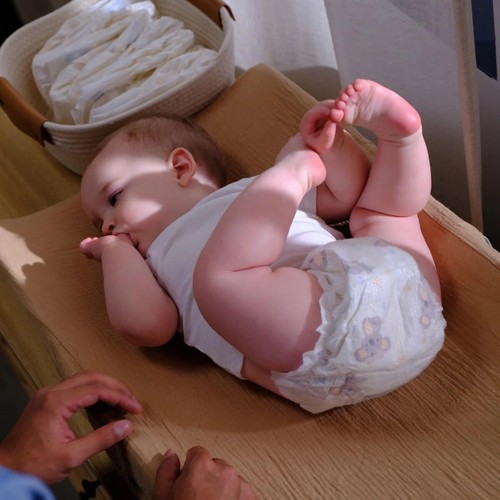 Kirkland Signature Diaper, Size 2 (112 Count) - Picture 5 of 5