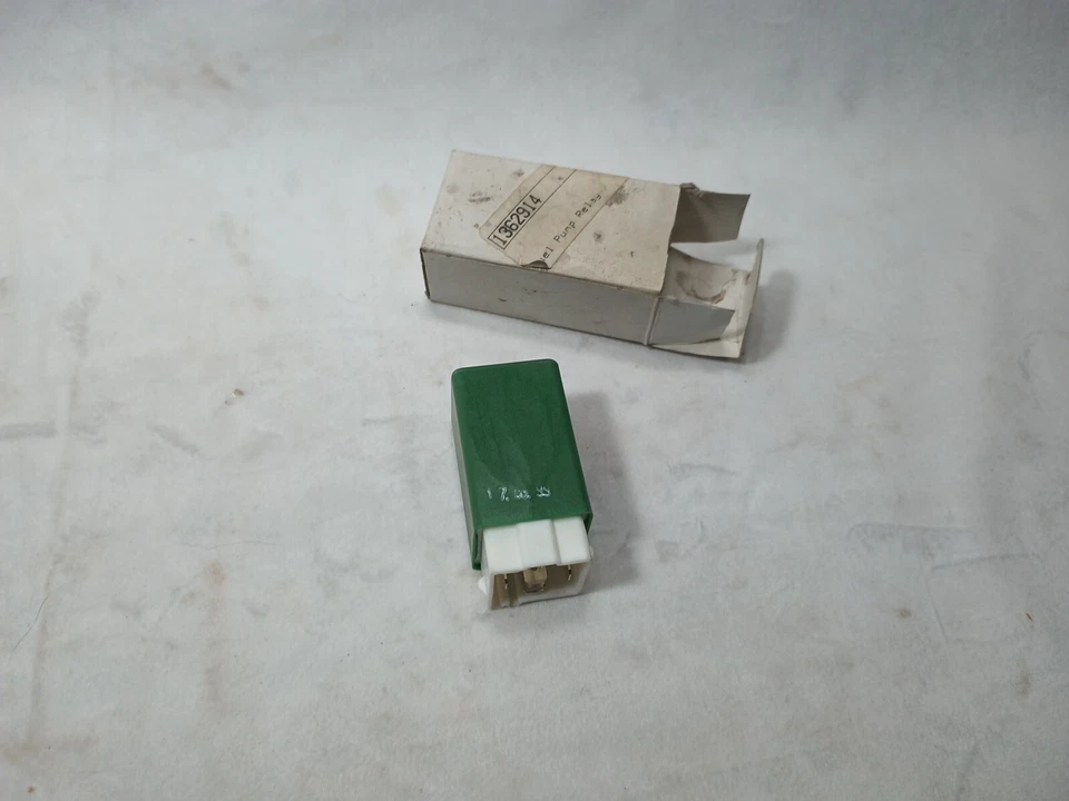 Fusible relé de control de bomba de combustible OEM VOLVO 760 940 960 1362914 G36 Foto 4 de 4