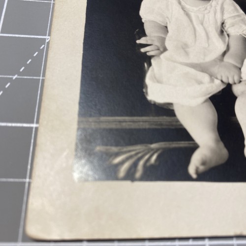 Central Texas Vintage Foto Portrait molliges Baby im Kleiderstudio - Bild 4 von 22