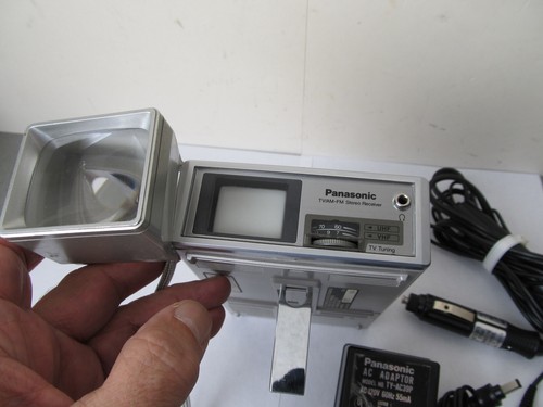 Panasonic Travelvision TR-1020P  Television & AM/FM Stereo Receiver - Bild 2 von 9