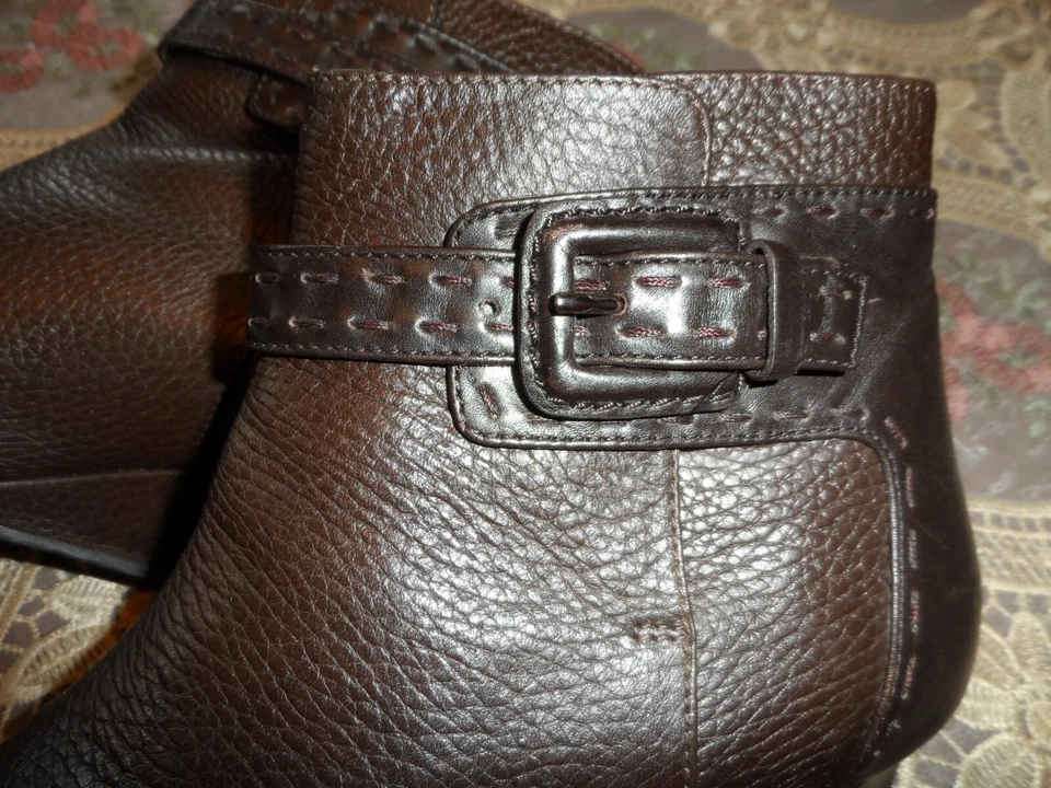 Tod's Chocolate Brown Pebbled Leather Ankle Boots W/ Wedge Heel Size 37.5B - Image 4 of 4