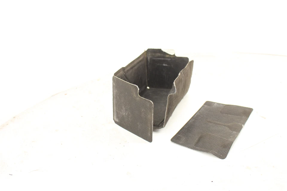 2006 Yamaha Yzf R1 Rear Back Tail isolation Battery Tray Seat  Foto 3 de 4