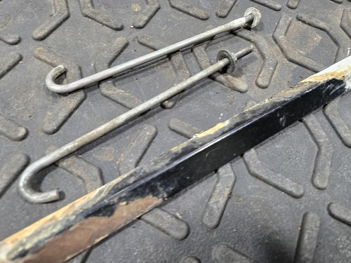 1996-1997 Lexus LX450 FZJ80 Toyota Land Cruiser BATTERY HOLD DOWN BRACKET - Picture 3 of 8