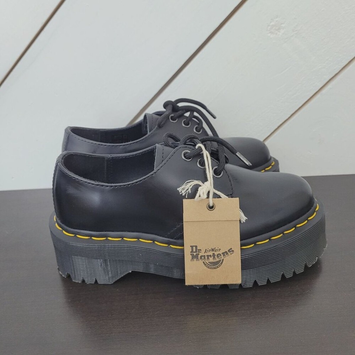 Dr. Martens 8053 QUAD 黒 23cm 美品 箱あり Amazon.com | Dr. Martens Unisex 8053 Quad 5-Eye Shoe, Black