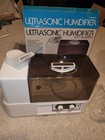 Robeson Ultrasonic Humidifier Model 3007 in box, great condition!
