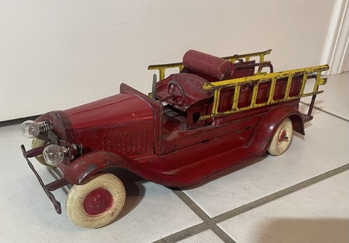 Kingsbury Fire Ladder Truck 1930s Original GC Pressed Steel Wind Up - Picture 2 of 9