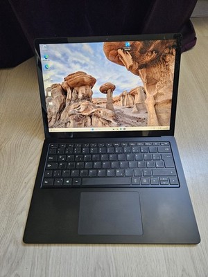 Surface Book 4 - 512GB SSD, I7, 16GB RAM, Touch, Win 11