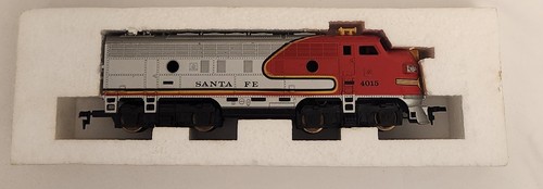 TYCO Santa Fe # 4015 Locomotive HO Scale Modal RailroadTrain - Picture 12 of 24
