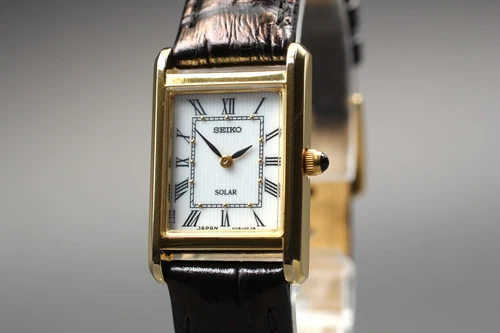 Vintage [Near MINT] SEIKO SOLAR Tank V115-0BD0 18mm Gold Roman Woman's Watch
