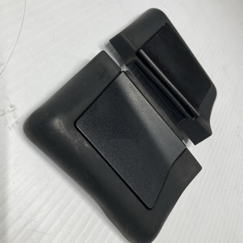 03-11 HONDA ELEMENT REAR RIGHT/LEFT DOOR HINGE EXTERIOR COVER TRIM SET - Picture 7 of 8