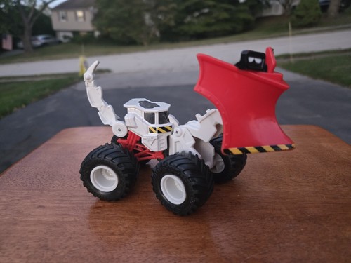 MONSTER JAM DIRT SQUAD WEDGE White and Red 1/64 Collectible Toy - Picture 2 of 16