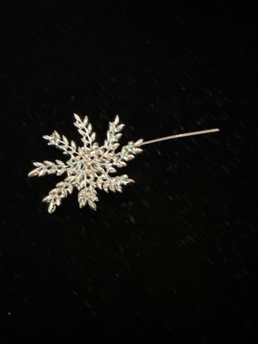 Vintage Sarah Coventry Silver Tone FlowerBrooch With Rhinestones 2.75” Wide 5-27 - Picture 5 of 6