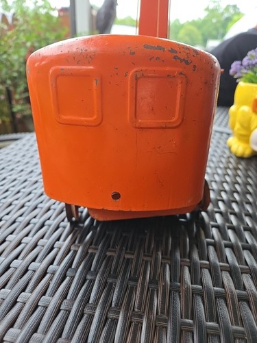 Vintage 1955 Structo Construction Co. Orange Pressed Steel Excavator - Picture 8 of 13