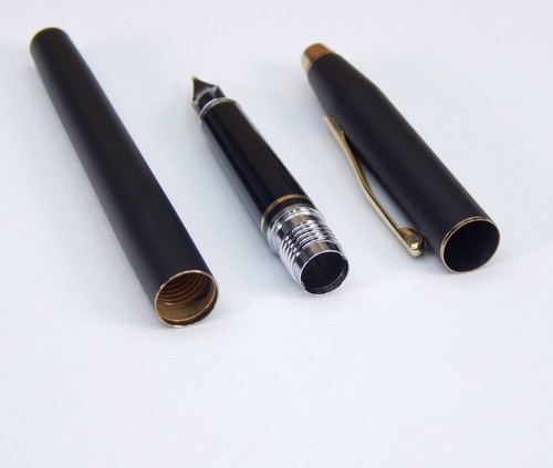 Lápiz mecánico y pluma estilográfica Cross Century negro mate torcido - Imagen 9 de 16