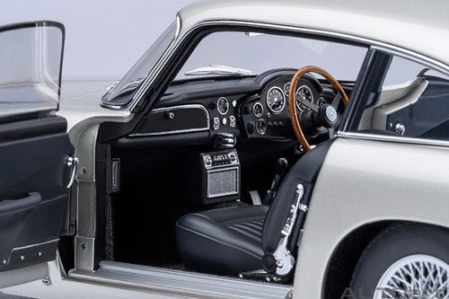 AUTOART 1964 Aston Martin DB5 (Birch Silver) 1:18 Scale Brand New - Picture 13 of 20