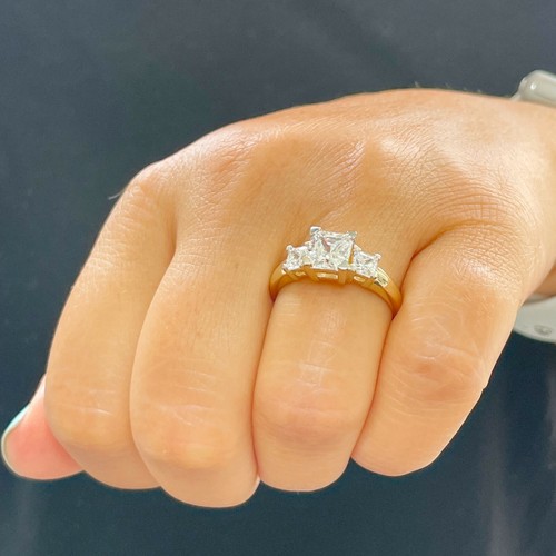 14K SOLID YELLOW GOLD PRINCESS SIMULATED DIAMOND ENGAGEMENT RING THREE STONE 2.0 - Picture 5 of 12