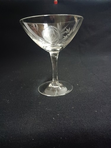 Sasaki Crystal Cocktail Glasses Vintage - Picture 1 of 3