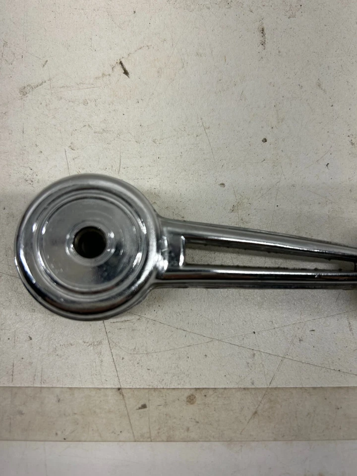 Manivela de ventana Ford Mustang 1969-1972 OEM #DOAB-6223348-B Foto 3 de 4